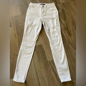 White Distressed Jegging Size 4